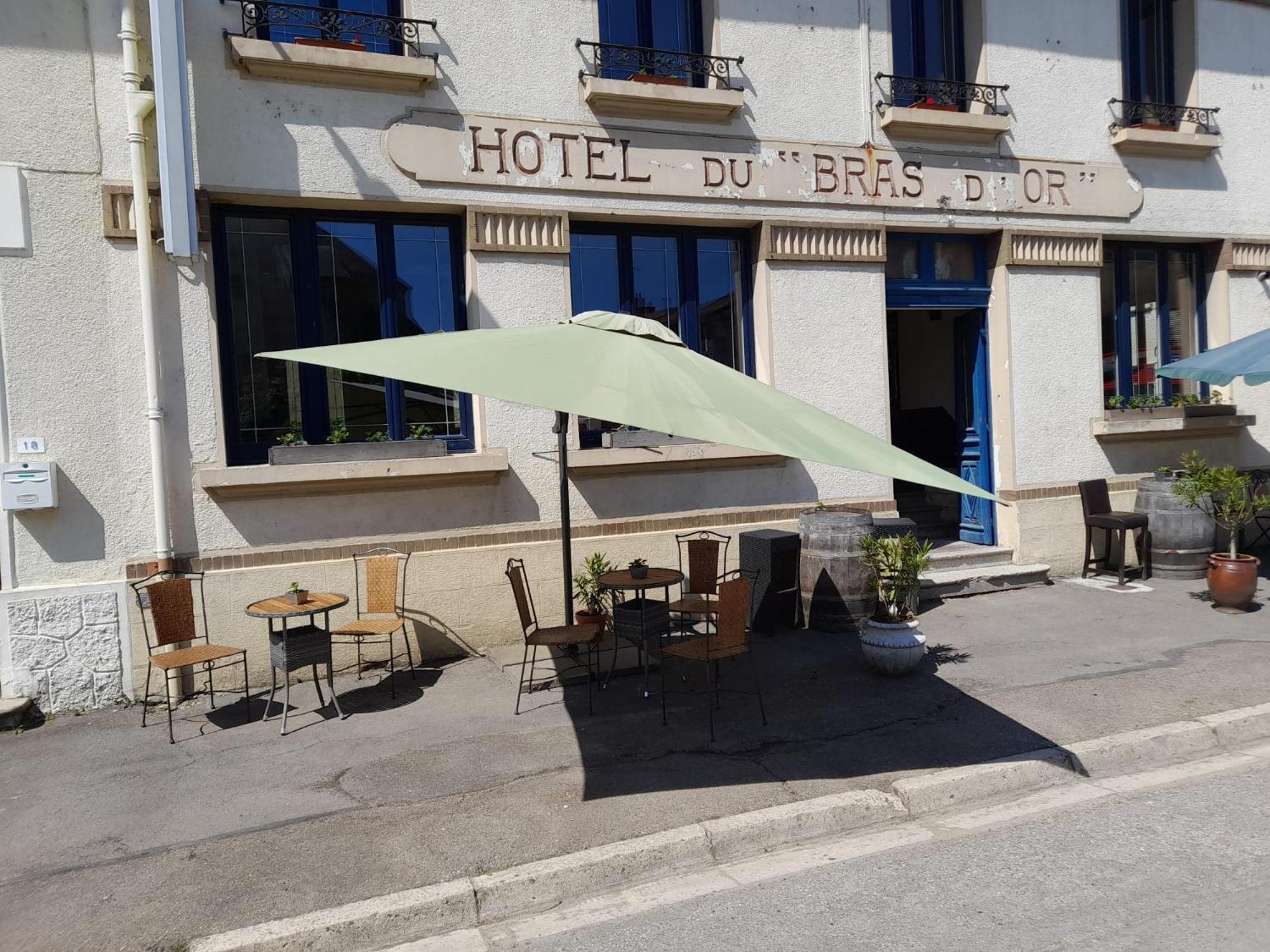 Le Bras D'Or Hotel Varennes-en-Argonne Exterior photo